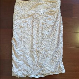 Express Lace Pencil Skirt in light pink